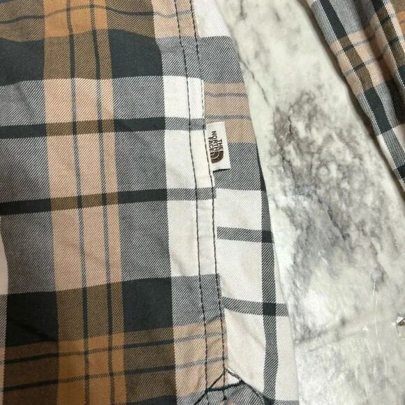 North Face Long Sleeve Casual Button Down Tan Grey White size medium men’s plaid - Picture 7 of 8